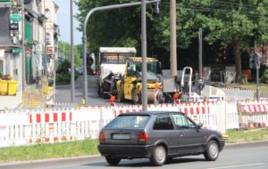 Der Abschluss der Asphaltierungsarbeiten auf der Merianstraße und der Potsdamer Straße verzögert sich allerdings etwas. (Foto: © B. Glumm)