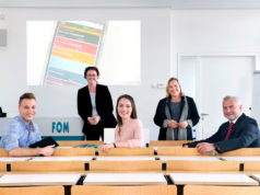 Die Volksbank im Bergischen Land und die FOM-Hochschule kooperieren. FOM-Geschäftsführerin Wibke Lang (2.v.r.) und die Volksbanker Tim Popko, Silke Becker-Strunk, Hanna Koch und Thomas Willczek (v.l.) füllen diese Zusammenarbeit mit Leben. (Foto: © Volksbank/Bettina Osswald)