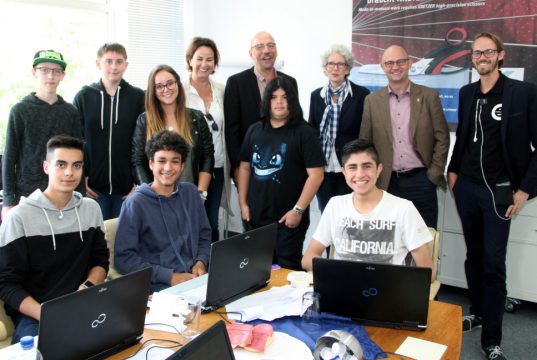 Im Rahmen einer Projektwoche tüftelten Schüler innovative Produktideen bei der Kretzer Scheren GmbH aus. Und setzten diese dann auch mit Hilfe eines 3D-Druckers um. (Foto: © B. Glumm)