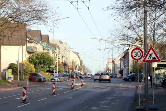 An der Kreuzung Focher Straße, Frankenstraße, Heresbachstraße wird ab morgen, Freitag, 19. November, eine provisorische Ampelanlage aufgebaut. (Foto: © Bastian Glumm)
