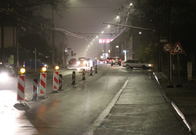 Die Ampelanlage an der Kreuzung Focher Straße, Frankenstraße, Heresbachstraße ist wegen eines Defektes ausgefallen. Derzeit wird der Verkehr dort ohne Lichtzeichenanlage geführt. (Foto: © Bastian Glumm)
