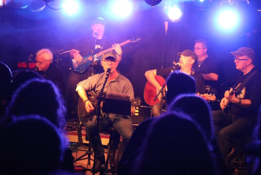 Zehn Kultursterne lockten am Samstagabend zahlreiche Neugierige zu Locations in der ganzen Stadt. Wie hier im Proberaumhaus "Monkeys". (Foto: © Bastian Glumm)