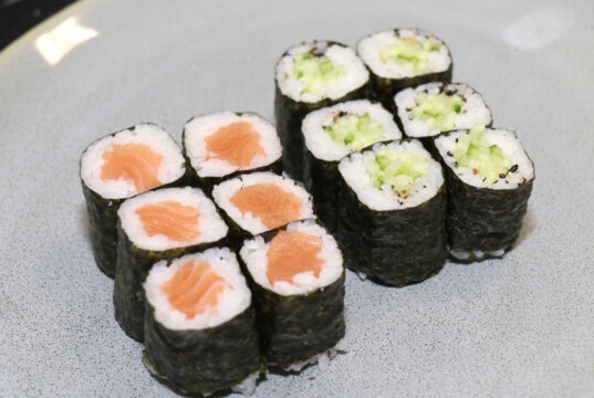 Die Gläserne Werkstatt öffnet am Samstag ihre Pforten für einen kulinarischen Markttag. Unter anderem wird es japanische Spezialitäten von Kuma Sushi geben. (Symbolfoto: © Bastian Glumm)