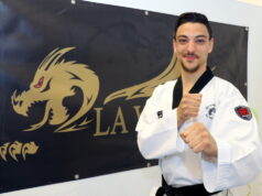 Davide La Vergata von der Kampfsportschule „La Vergata“ lädt Kinder und Jugendliche in die neue Sportschule im Bachtor Centrum ein. Dort wird Taekwondo gelehrt. (Foto: © Bastian Glumm)