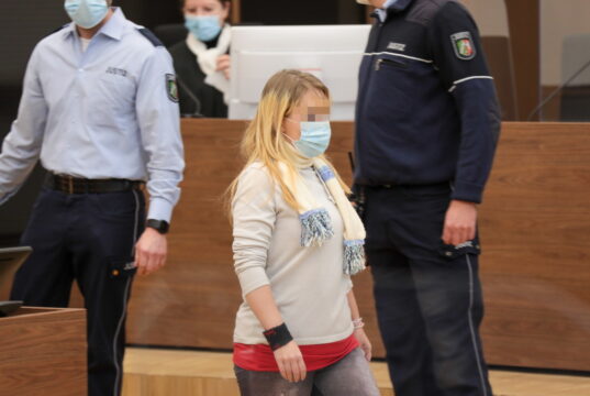 Das Landgericht Wuppertal hat gegen eine 28-jährige Solingerin die Höchststrafe ausgesprochen: Wegen fünffachen Mordes an ihren Kindern muss sie lebenslang in Haft. (Foto: © Bergische Blaulichtnews/Oelbermann)