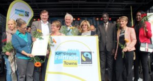 Im Zuge des 17. internationalen Kultur- und Umweltfestes „Leben braucht Vielfalt“ wurde Solingen am Samstagnachmittag als „Fairtrade-Town“ ausgezeichnet. (Foto: © Bastian Glumm)