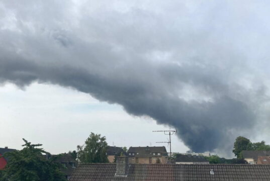 Am Dienstag kam es zu einer Explosion im Chempark in Leverkusen-Bürrig. (Foto: privat)