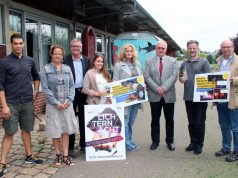 Stellten jetzt gemeinsam die jeweiligen Licht-Events in den Stadtteilen vor: v.li. Alexander Eckhardt, Dagmar Joseph von der Friedrich-Albert-Lange-Gesamtschule, Joachim Radtke und Sonja Nordmann vom Stadtmarketing, Petra Krötzsch von den Güterhallen, Richard Schmidt, Bezirksbügermeister von Mitte sowie Dirk Balke für den Gräfrather Lichterzauber und Rainer Francke vom Walder Werbering. (Foto: © B. Glumm)