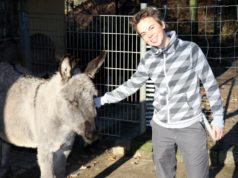 Die Solingerin Linda Bunzenthal (41) hat zum 1. Dezember die zoologische Leitung der Gräfrather Fauna übernommen. Die diplomierte Biologin betreibt zudem in Höhscheid ein Fachgeschäft für Terraristik. (Foto: © Bastian Glumm)