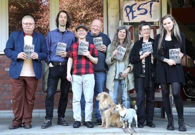 Die Solinger Autorenrunde (und Freunde) stellte jetzt ihre neue Anthologie 