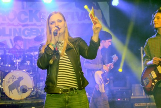 Bei der „BST Nacht der Songpoeten“ am 6. Oktober präsentiert die Solinger Sängerin Luisa Skrabic ihre eigenen deutschsprachigen Songs und ihr Debütalbum „Insel aus Glück“. (Archivfoto: © Bastian Glumm)