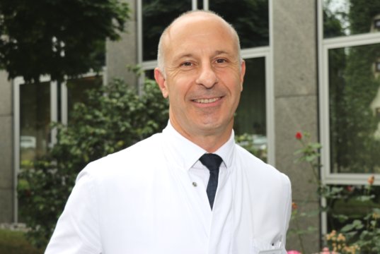 Priv.-Doz. Dr. Dr. Markus Martini ist Chefarzt der MKG an der St. Lukas Klinik in Ohligs. (Archivfoto: © Bastian Glumm)