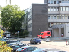 Der Rettungsdienst fährt die Lukas Klinik in Ohligs wieder an. (Archivfoto: © Bastian Glumm)
