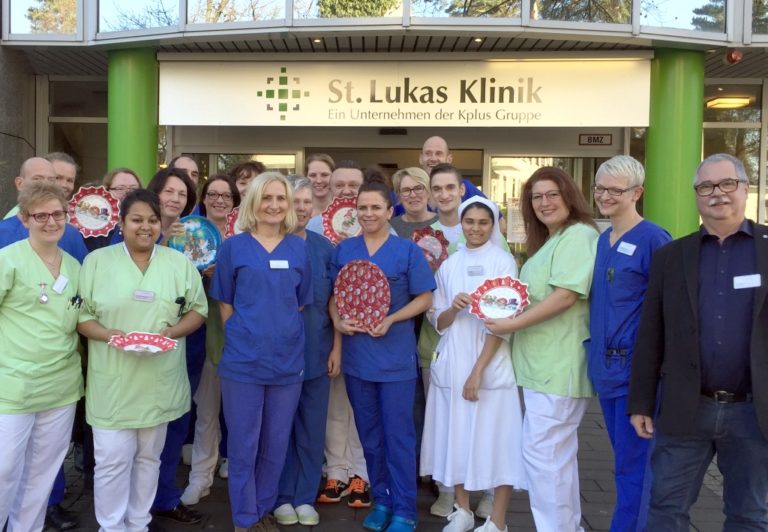 Pflegedienst der Lukas Klinik spendet für den Kältebus Das