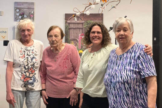 25 Jahre Alexianer St. Lukas Tagespflegehaus: Für Gäste und Mitarbeiter des Hauses ein Grund zum Feiern. (Foto: © Lisa Tamms/Alexianer)