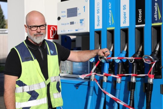 Lutz Esser ist Pächter der Aral-Tankstelle an der Schlagbaumer Straße. Auch er hatte zuletzt einen Engpass an Diesel und Super. (Foto: © Das SolingenMagazin)