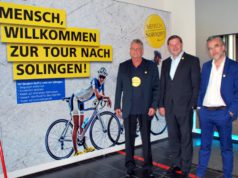 Ziehen in Sachen Stadtmarketing an einem Strang: v.li. Joachim Radtke, neu im städtischen Marketing-Team, Oberbürgermeister Tim Kurzbach und Richard Clever, Geschäftsführer der Agentur "brandsclever". (Foto: © Stadt Solingen)