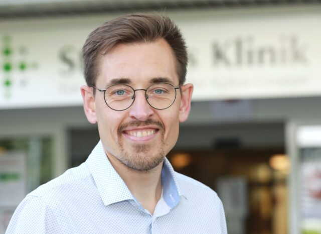Markus Kremer wird Chef der größten Berufsgruppe in der St. Lukas Klinik. Der 33-jährige Duisburger ist neuer Pflegedirektor des Krankenhauses in Solingen-Ohligs. (Foto: © Kplus Gruppe)