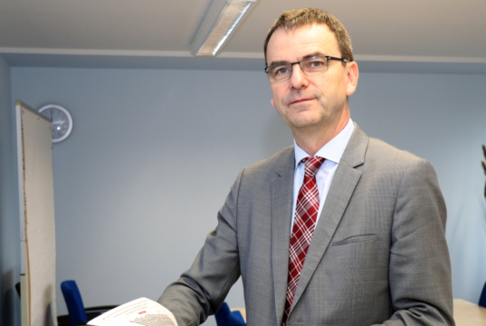 Martin Klebe ist Chef der Agentur für Arbeit Solingen-Wuppertal. (Foto: © Bastian Glumm)