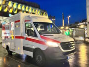 Das Medimobil des Deutschen Roten Kreuzes ist regelmäßig im Solinger Stadtgebiet im Einsatz und versorgt Bedürftige kostenlos medizinisch. Besonders in den Wintermonaten ist der Andrang groß. (Foto: © Uli Preuss)