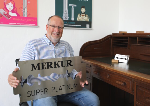merkur-blades-solingen-rasierer (1) Ulrich Wiethoff ist Geschäftsführer der Merkur Stahlwaren GmbH & Co. KG in Solingen. (Foto: © Bastian Glumm)