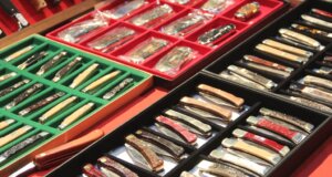 Wie die Stadt Solingen mitteilt, muss die  international renommierte Klingenmesse KNIFE im Jahr 2025 ausgesetzt werden. Grund seien Brandschutzmängel im Theater und Konzerthaus. (Archivfoto: © Bastian Glumm)