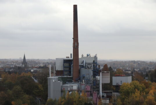 Im Solinger Müllheizkraftwerk (MHKW) werden Hausmüll und hausmüllähnliche Gewerbeabfälle entsorgt. Die Entsorgung ist eine Dienstleistung für alle Haushalte und Gewerbetreibende in Solingen. (Archivfoto: © Bastian Glumm)