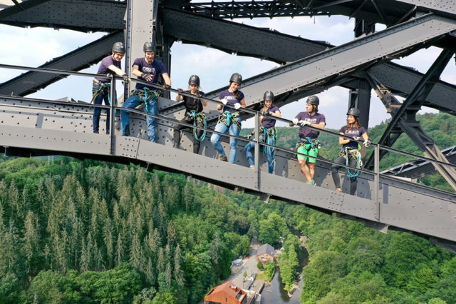 Ab dem 1. August 2021 empfängt der Brückensteig Müngsten Besucherinnen und Besucher in geführten Touren. (Foto: © Deepwood GmbH)