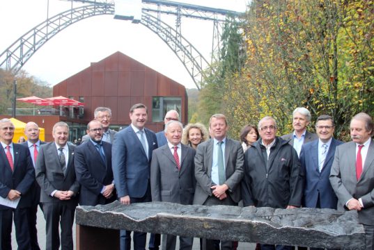 Heute und morgen findet in Haus Müngsten ein internationaler Fachkongress zur Bewerbung zum UNESCO-Weltkulturerbe statt. Die drei bergischen Oberbürgermeister begrüßen Amtskollegen aus Italien, Frankreich und Portugal. (Foto: © B. Glumm)