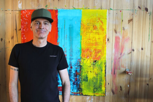 Mustafa Jannan geht seit 2011 einen neuen künstlerischen Weg und malt seitdem mit Acryl, das sehr erfolgreich. (Foto: © Mustafa Jannan)