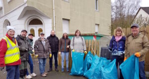 Am vergangenen Samstag hat der NABU Stadtverband Solingen gemeinsam mit den Ohligser Jongens und der Oase Ohligs Ost Müll gesammelt. (Foto: © NABU Solingen)