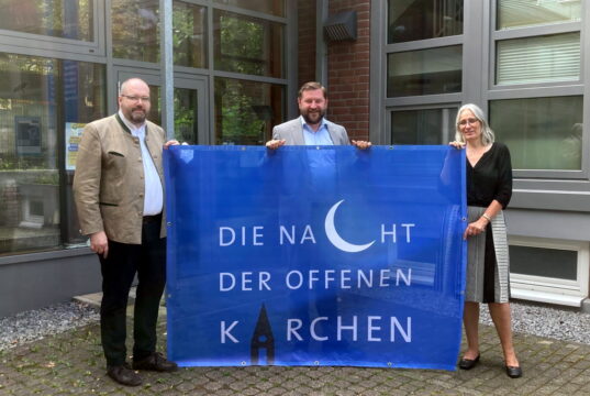 Freuen sich auf die 5. Solinger Nacht der Kirchen: v.r. Superintendentin Dr. Ilka Werner, Oberbürgermeister Tim Kurzbach und Stadtdechant Michael Mohr. (Foto: © Thomas Förster)