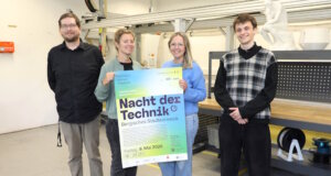 Freuen sich auf viele Basucher bei der Nacht der Technik: v.li. Christoph Anderssohn, Leonie Schubert, Lisa Drager und Erik Neuberger von Solingen.Business. (Foto: © Bastian Glumm)