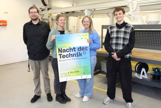 Freuen sich auf viele Basucher bei der Nacht der Technik: v.li. Christoph Anderssohn, Leonie Schubert, Lisa Drager und Erik Neuberger von Solingen.Business. (Foto: © Bastian Glumm)