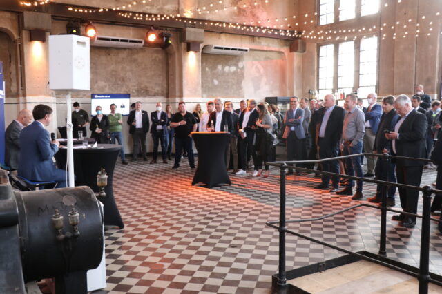 Rund 120 Personen kamen zum Meet & More Netzwerktreffen in die Alte Maschinenhalle. (Foto: © Bastian Glumm)