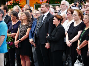 OB Kurzbach wünscht der Polizei „einen schnellen und guten Ermittlungserfolg. Damit der, der diesen großen Schmerz über Menschen gebracht hat, auch seine gerechte und harte Strafe erfährt.“ (Foto: © Stadt Solingen)