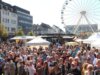 Stadtfeste und Großveranstaltungen ziehen in Solingen regelmäßig viele Menschen an. Zur Unterstützung der gestiegenen Sicherheitsanforderungen stellt die Stadt 2026 finanzielle Mittel in Höhe von 300.000 Euro bereit. (Archivfoto: © Bastian Glumm)
