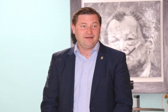 Tim Kurzbach, Oberbürgermeister der Stadt Solingen. (Foto: © Bastian Glumm)