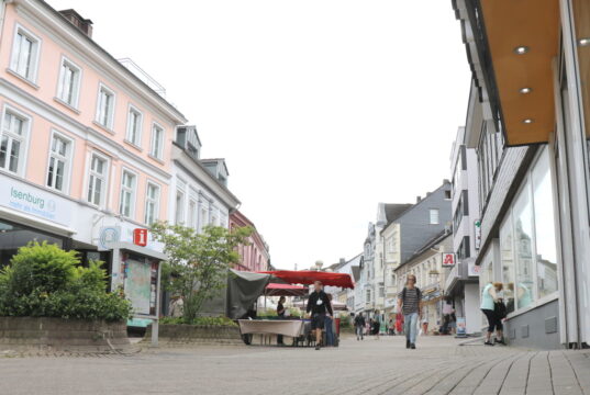 Die Düsseldorfer Straße im Herzen von Solingen-Ohligs wird umgestaltet und verschönert. (Foto: © Bastian Glumm)