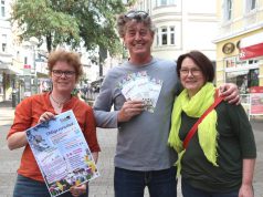 Freuen sich auf das Verwöhnwochenende vom 1. bis zum 3. September in Ohligs: v.li. OWG-Sprecherin Frauke Pohlmann, Timm Kronenberg vom City-Art-Project und OWG-Vorsitzende Brigitte Kiekenap. (Foto: © B. Glumm)