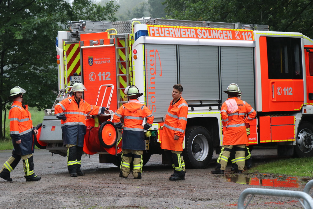 Sollte es am Wochenende zu Starkregen kommen, sei man darauf in Solingen vorbereitet. Die Feuerwehr befindet sich in Rufbereitschaft. (Foto: © Bastian Glumm)