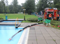 Die Becken des Heidebads wurden vom Wasser eines benachbarten Teiches überflutet. Zudem ist Regenwasser in einen Keller eingedrungen. (Foto: © Bastian Glumm)