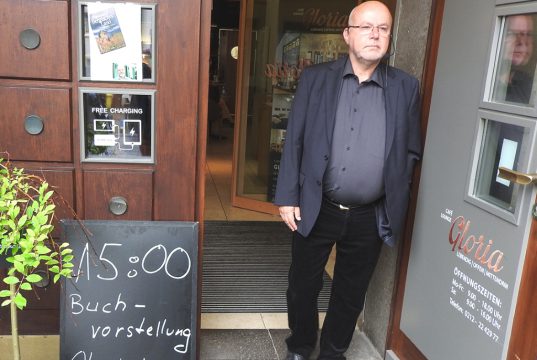 Olaf Link ist nicht nur bekannter und ungemein fleißiger Heimatbuch-Autor, sondern auch ein die Historie dokumentierender Chronist. Jetzt stellte er sein neues Buch vor. (Foto: © Hans-Georg Wenke)