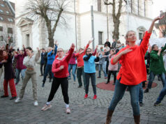 Solingen tanzte im Walder Rundling für die Freiheit und gegen Gewalt an Frauen und Mädchen (Foto © Sandra Grünwald)