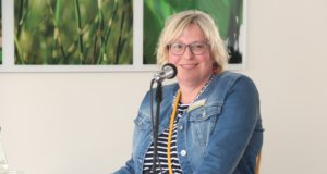 Palliatives Hospiz lädt zur ersten „Lebendlich“-Messe in Solingen ein Cordula Scheffels ist Vorstandsvorsitzende des Palliativen Hospiz Solingen e.V.. (Foto: © Bastian Glumm)