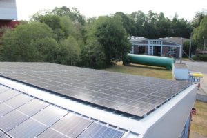 Allein auf diesen Dachflächen würde die Photovoltaikanlage jeweils für eine jährliche Stromerzeugung zwischen 20.000 kWh und 100.000 kWh sorgen. (Foto: © Stadtwerke Solingen Verkehrsbetrieb)
