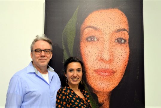 Am Sonntag eröffneten Maryam Sabri und Frank Voß im KUNSTRAUM Solingen ihre Ausstellung pointillism & circelism, in der Punkte und Kreise eine große Rolle spielen. (Foto: © Martina Hörle)