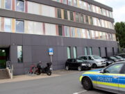 Die Polizeiwache in Solingen-Mitte an der Kölner Straße. (Archivfoto: © Bastian Glumm)