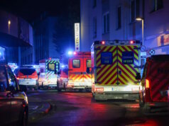 Am Freitagabend wurden auf dem Fronhof in der Innenstadt in Solingen bei einem Amoklauf mit einem Messer mindestens drei Menschen getötet. (Foto: © Tim Oelbermann)