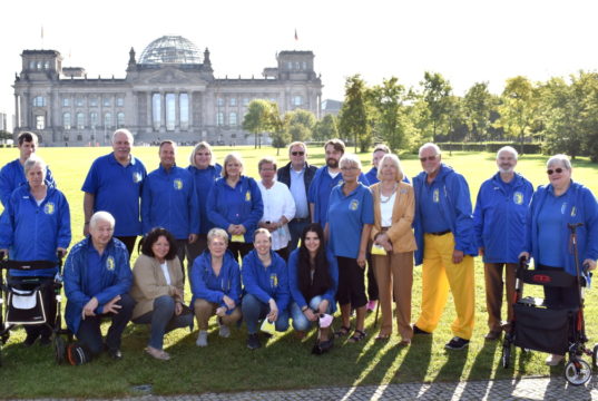 Ihre diesjährige Vereinstour führte die Karnevalisten der Prinzengarde Blau-Gelb Solingen-Ohligs nach Berlin. (Foto: © Prinzengarde Solingen-Ohligs)